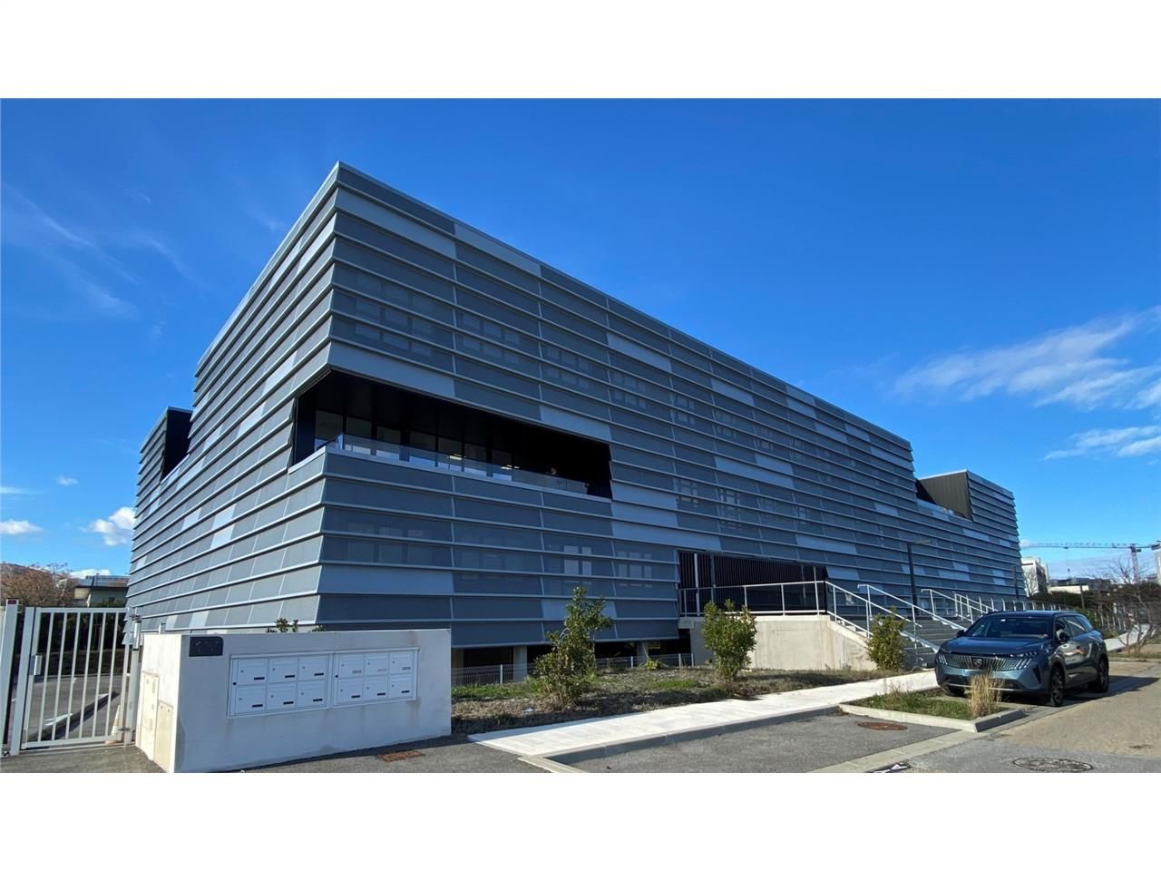 Nous vous proposons à la location des bureaux neu