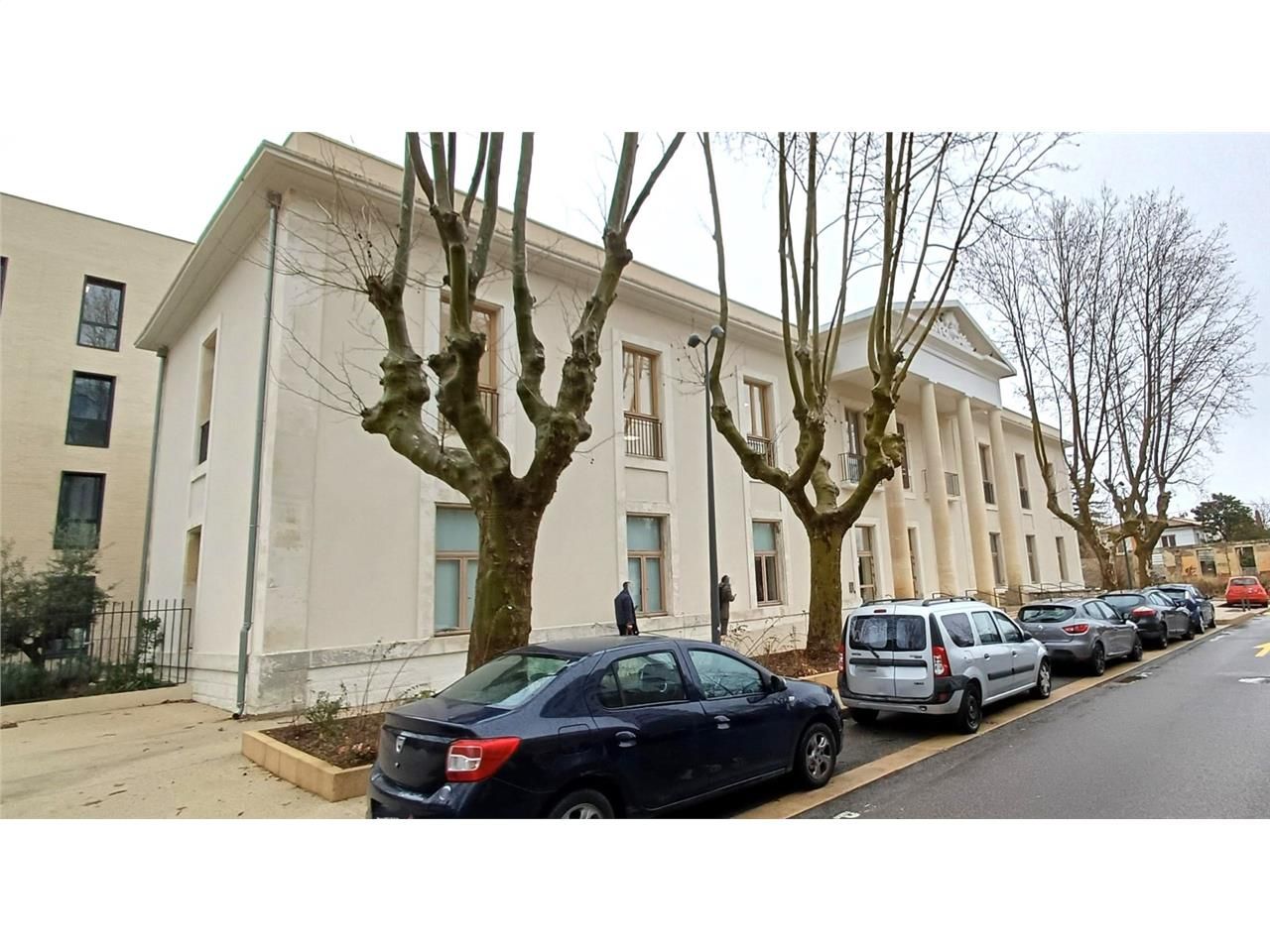 CBRE vous propose à la location, des bureaux lumi