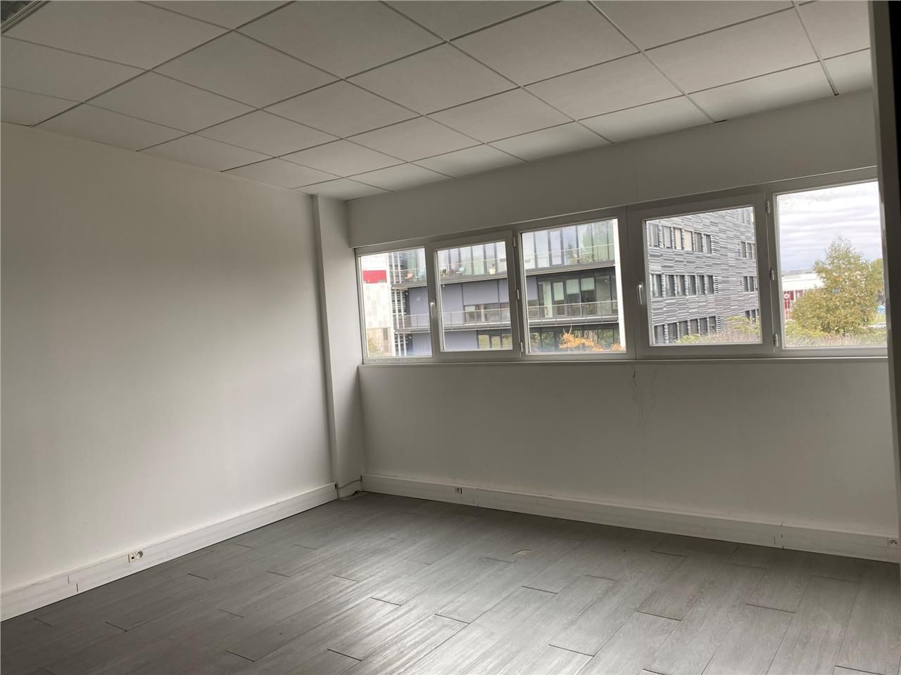 Nous vous proposons à la location des bureaux, id