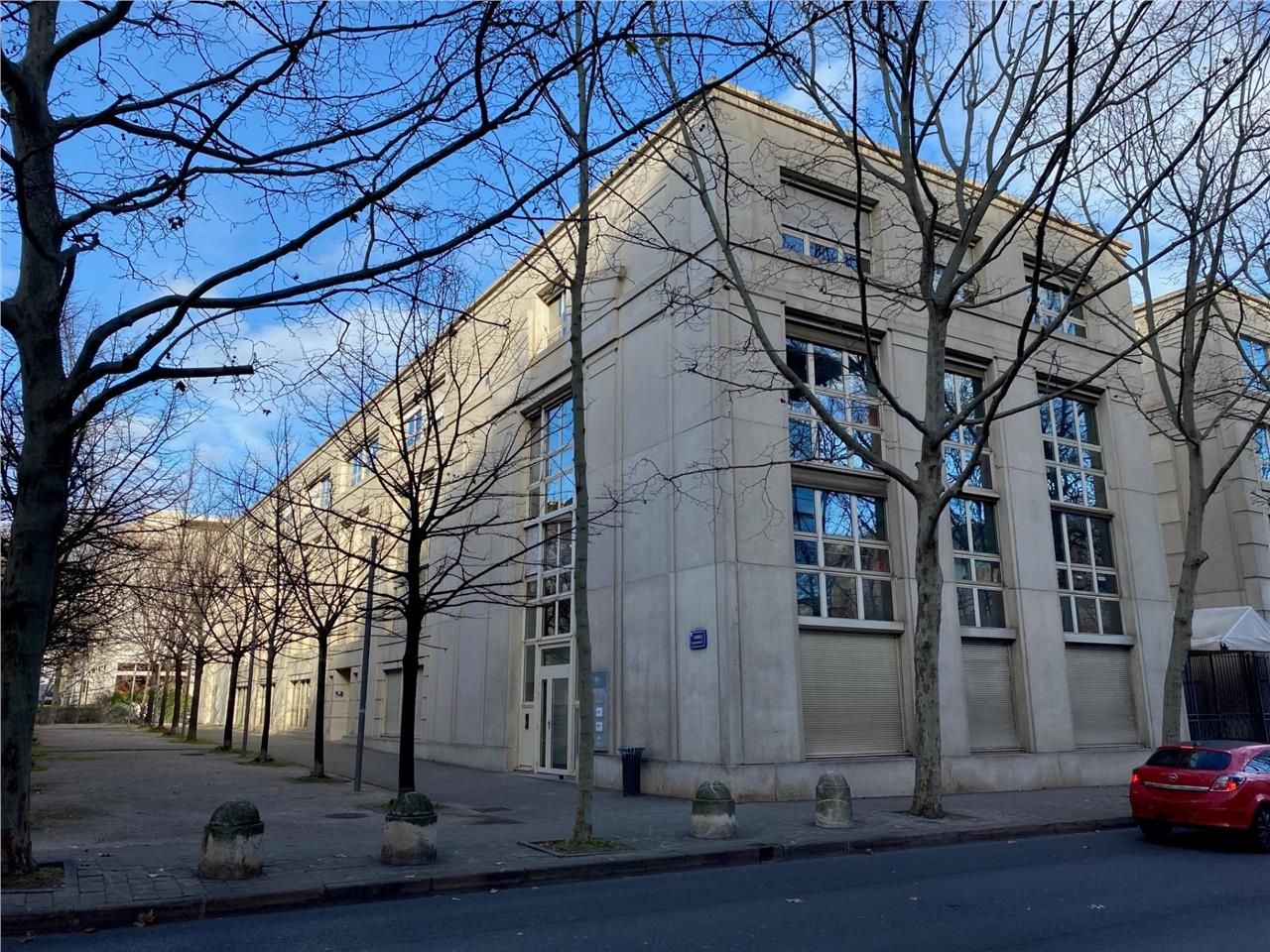 A louer bureau de 53 m2 au rez de chaussée avec p