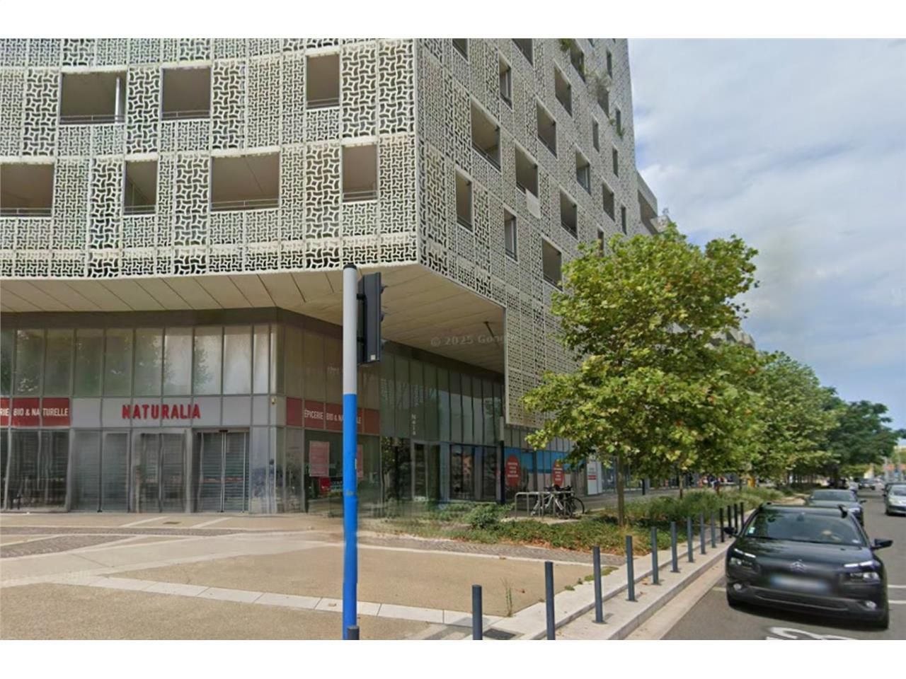 Locaux commerciaux à louer dans le quartier Port