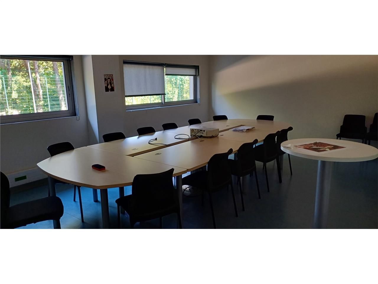 Bureaux à louer dans un immeuble indépendant au c