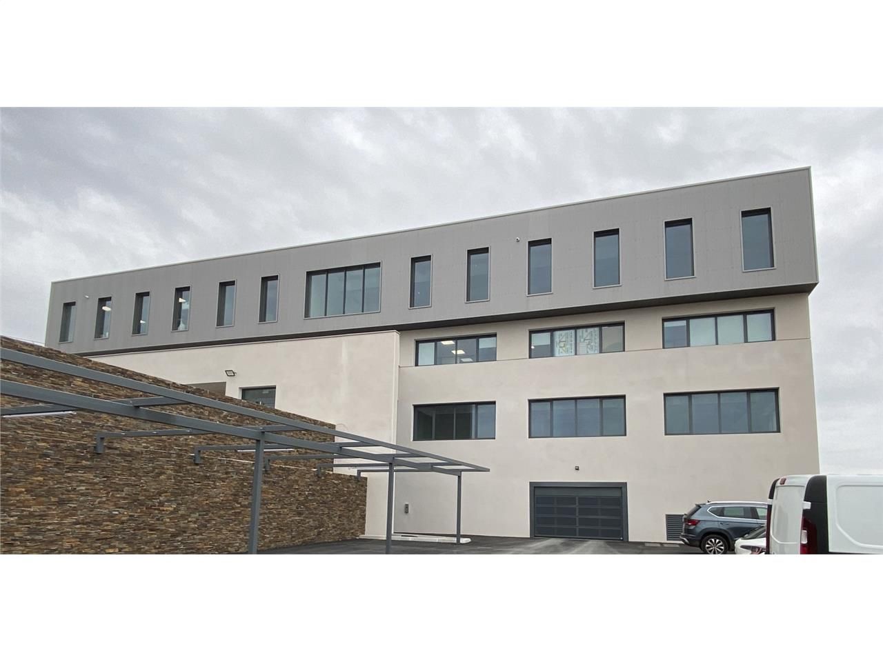 A la location, plateaux de bureaux très lumineux 