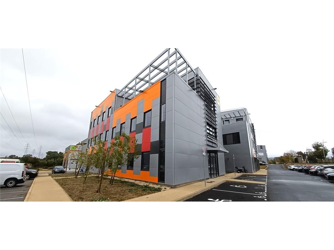 A louer bureaux de 94 m² aménagés à proximité imm