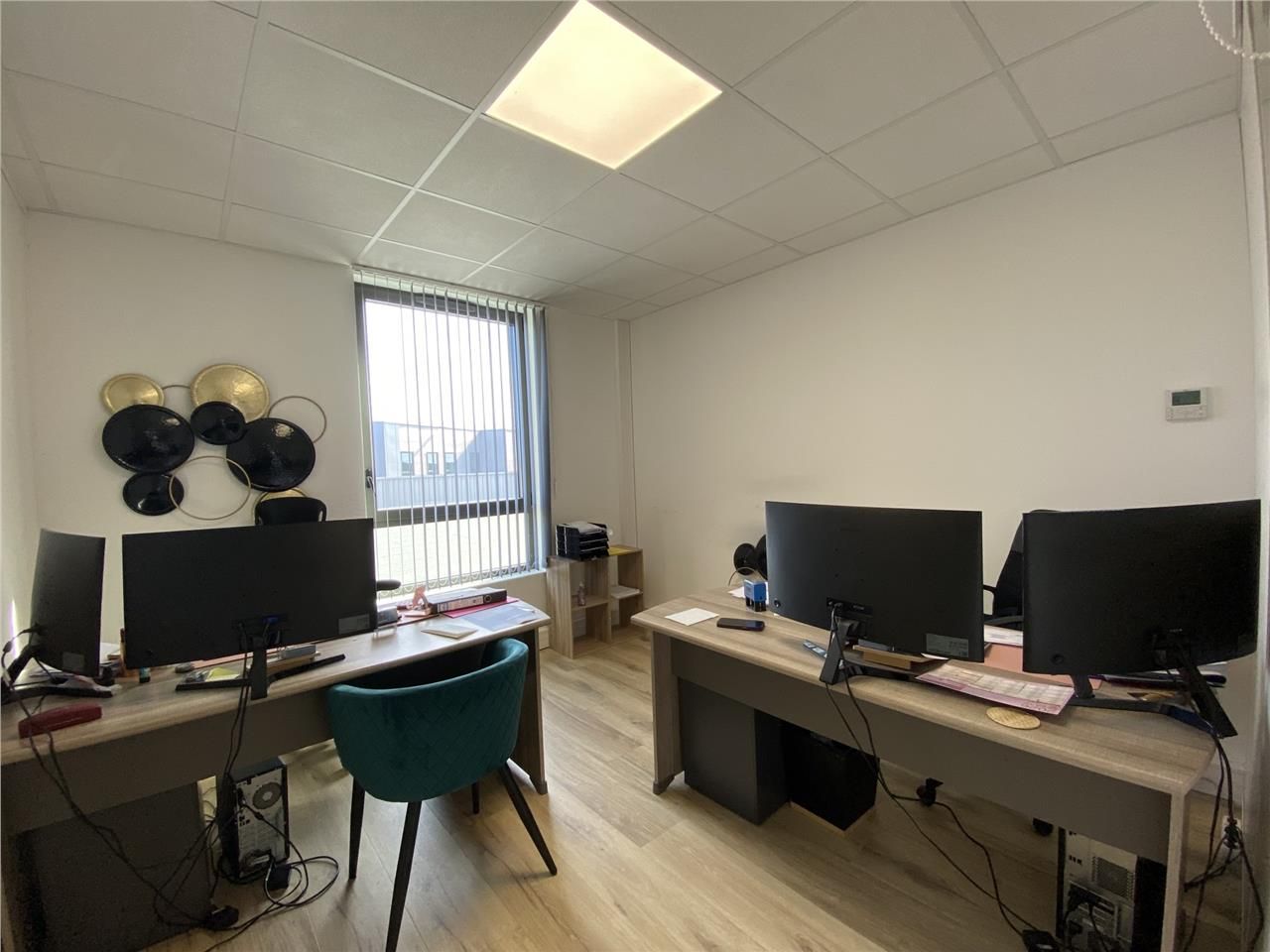 A louer bureaux de 94 m² aménagés à proximité imm