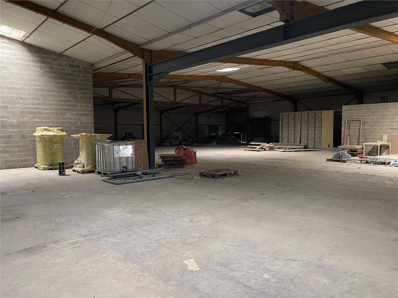 Local d'activités en première ligne à Mauguio A l