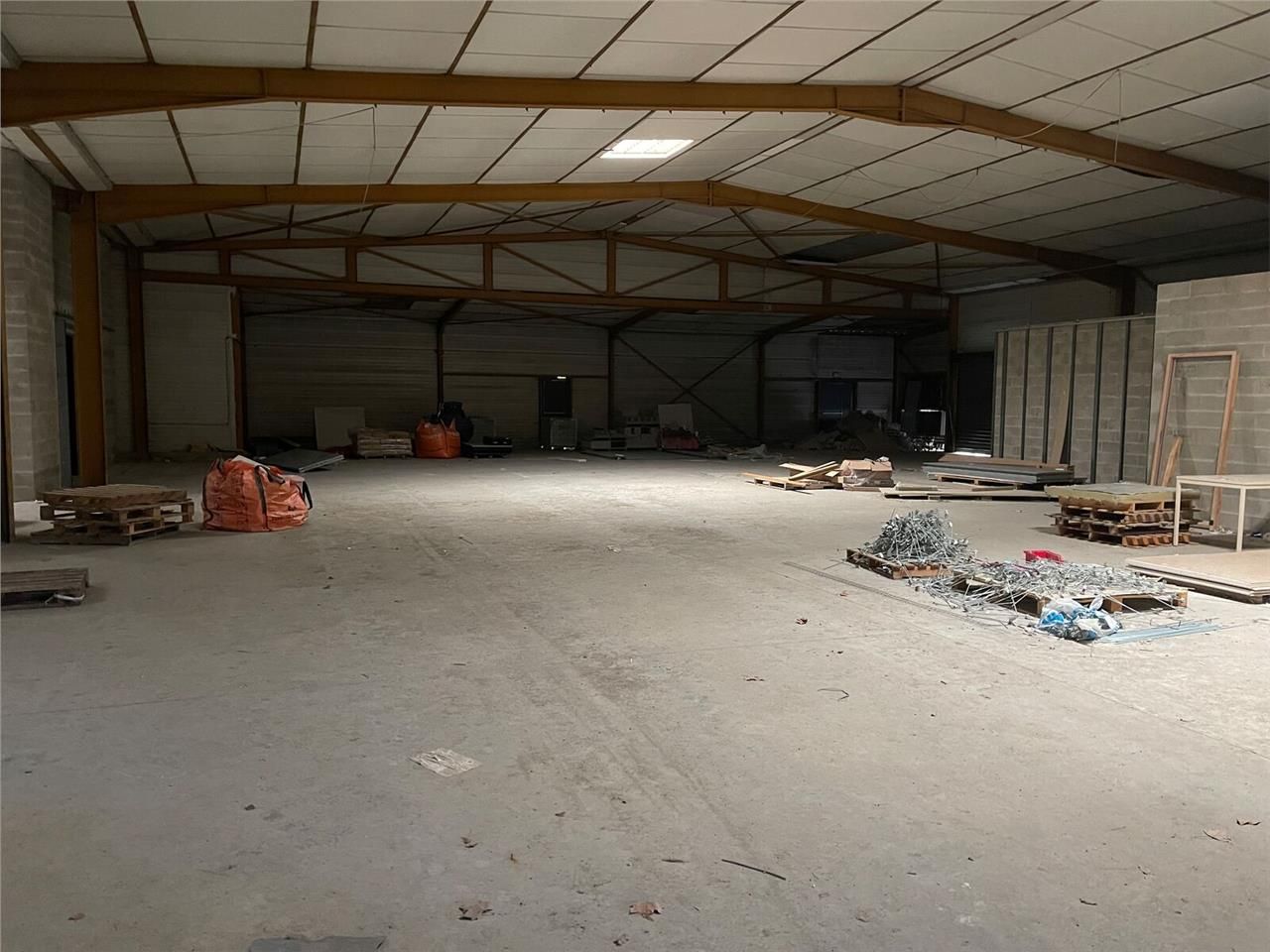 Local d'activités en première ligne à Mauguio A l