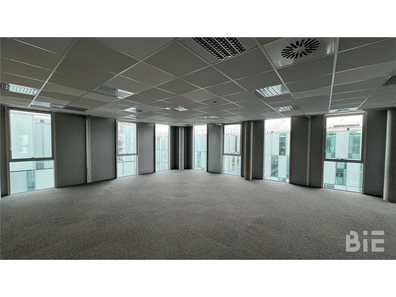 PESSAC : BIE vous propose un plateau de bureau de