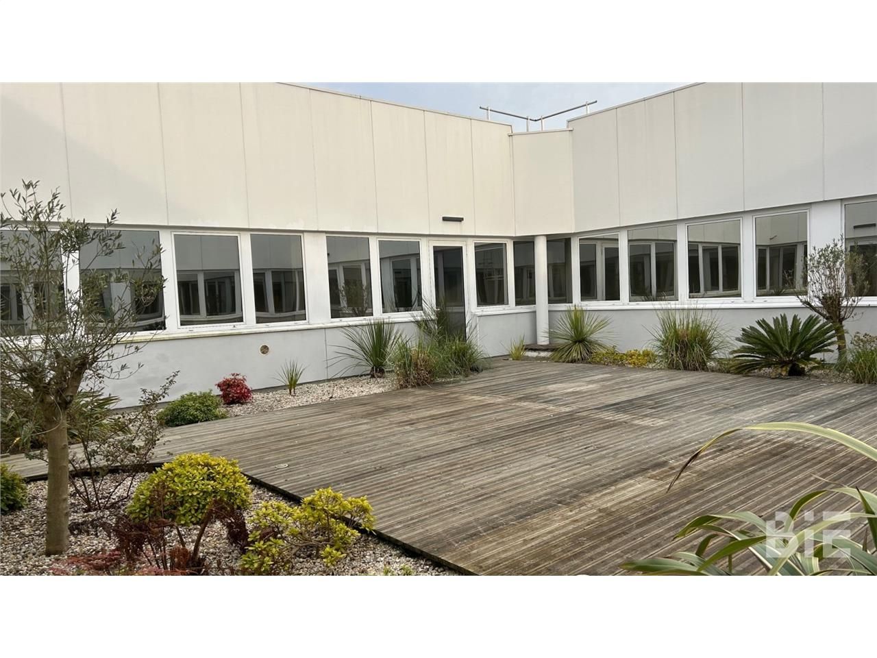 MERIGNAC sortie 9, au sein du parc tertiaire HELI