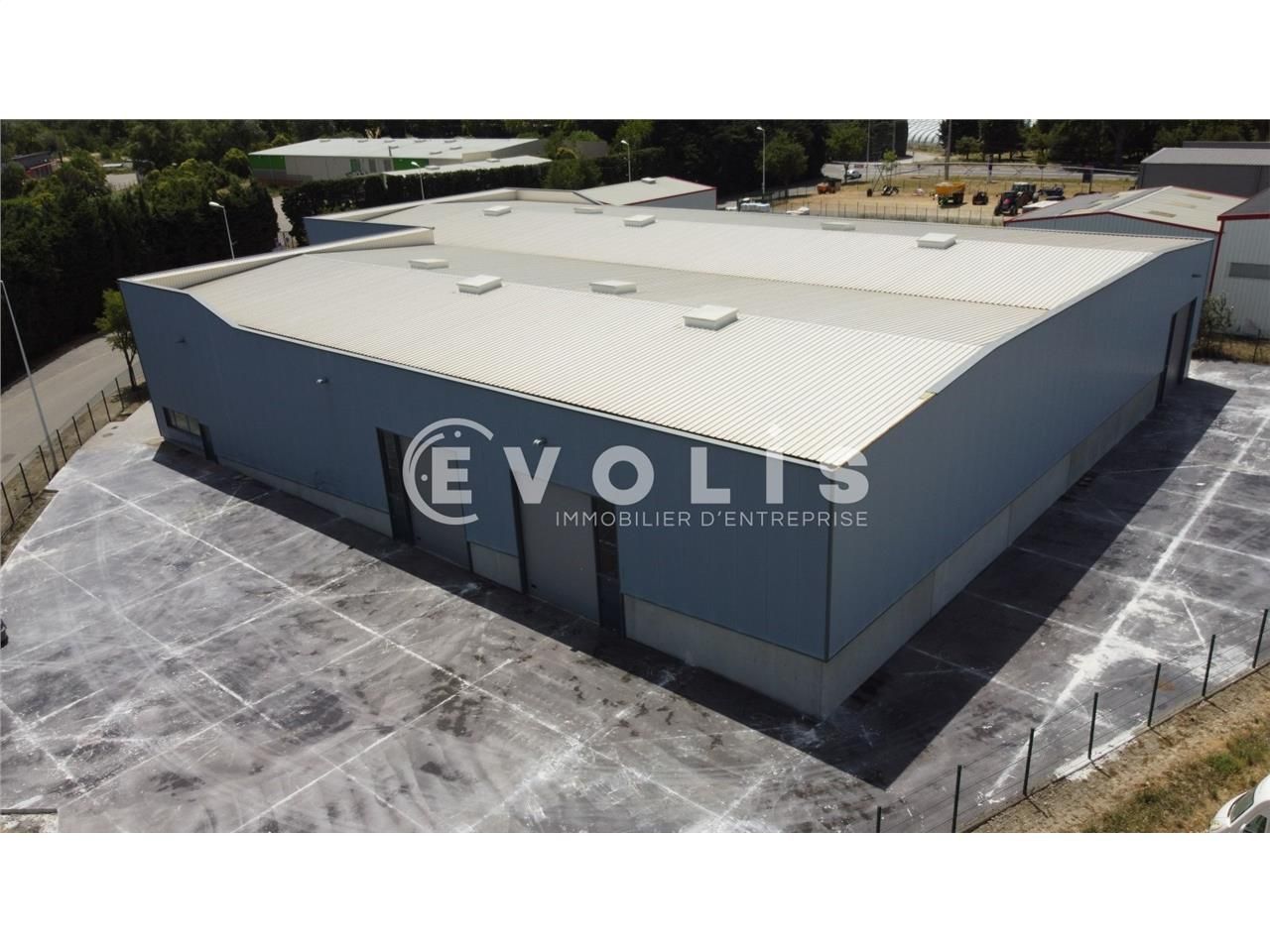 Locaux d'activité de 2 140 m² à MONDRAGON, dispon