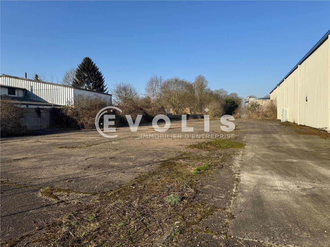 LOCATION - LOCAL D'ACTIVITE -  2 500 m²  Evolis A