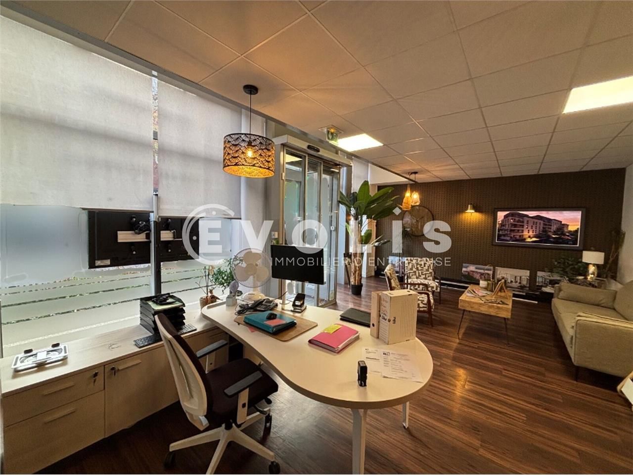 LOCATION - LOCAL COMMERCIAL - 90 m² environ  Evol