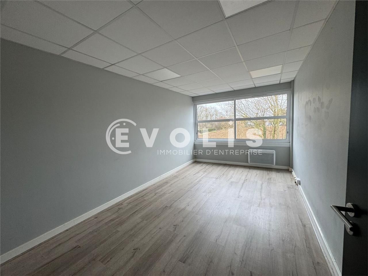 LOCATION - BUREAUX - 104 m² environ Evolis Amien