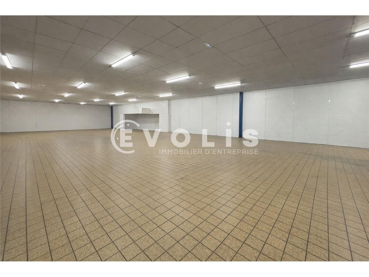 LOCATION - LOCAL D'ACTIVITE / COMMERCE - 1 600 m²