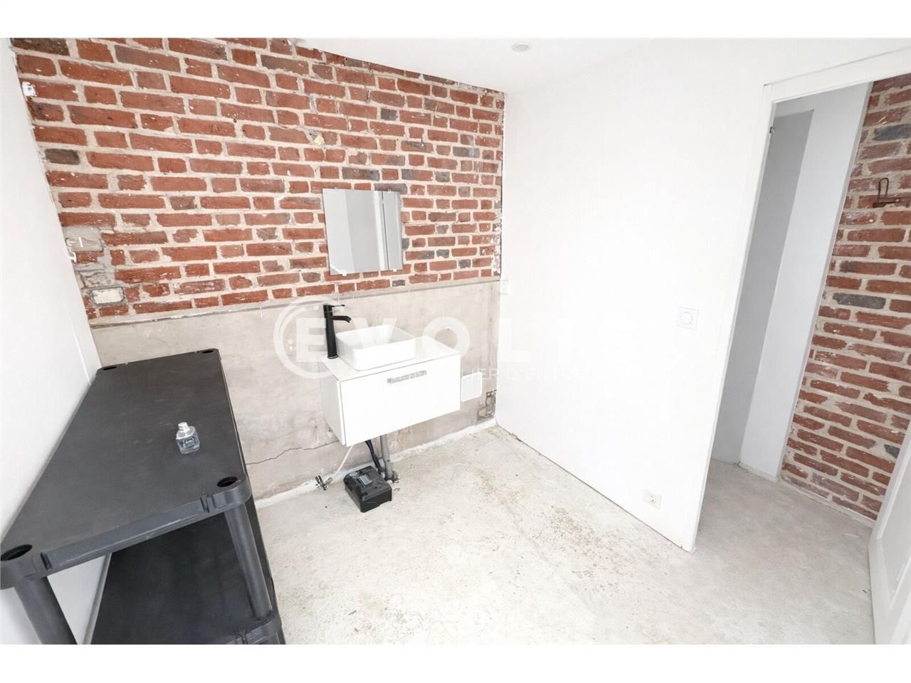 LOCATION- LOCAL COMMERCIAL - 112 m² environ  Evol