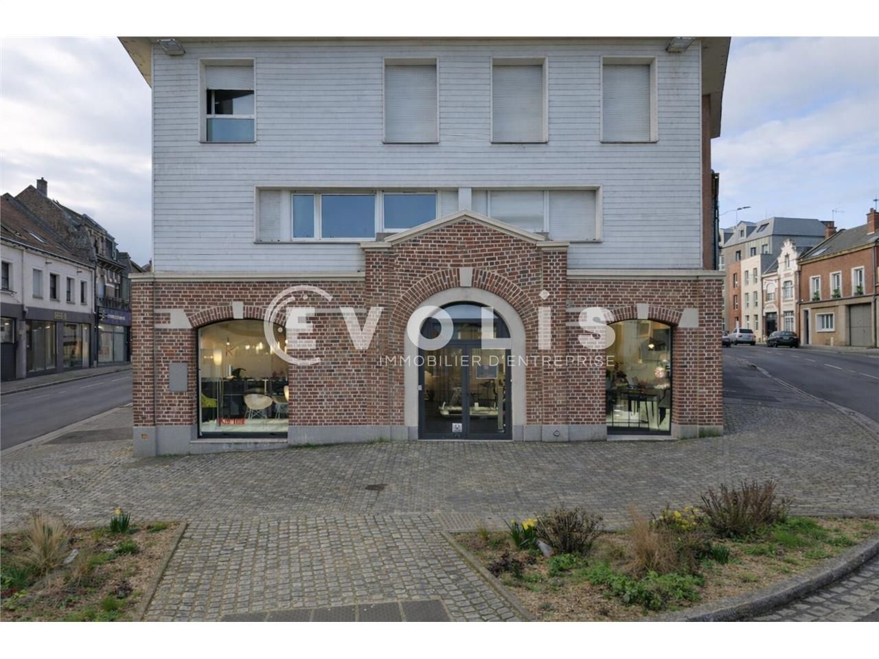 LOCATION - LOCAL COMMERCIAL - 80 m² environ   Evo