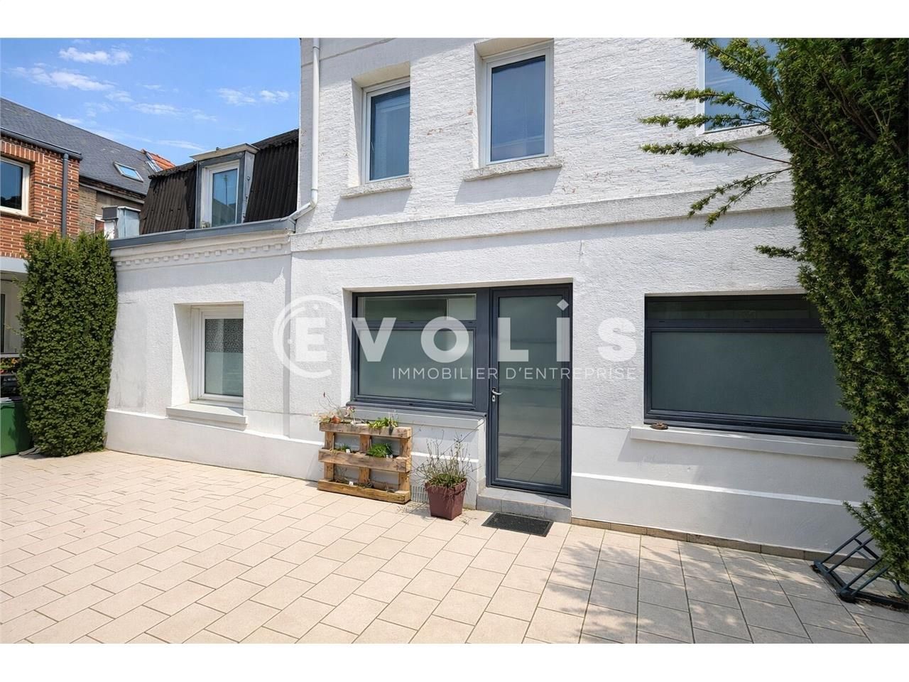 VENTE - LOCAL COMMERCIAL - 500 m² environ  Evolis