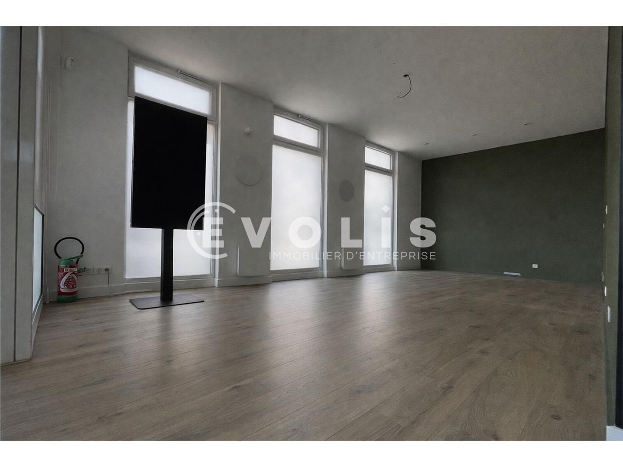 LOCATION - LOCAL COMMERCIAL - 45 m² environ  EVOL