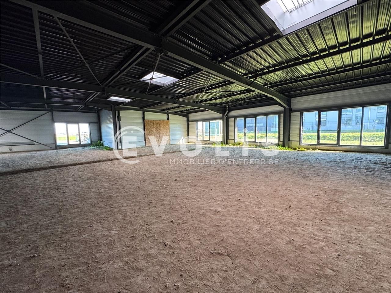 A VENDRE - LOCAL COMMERCIAL - 633 m² environ  EVO