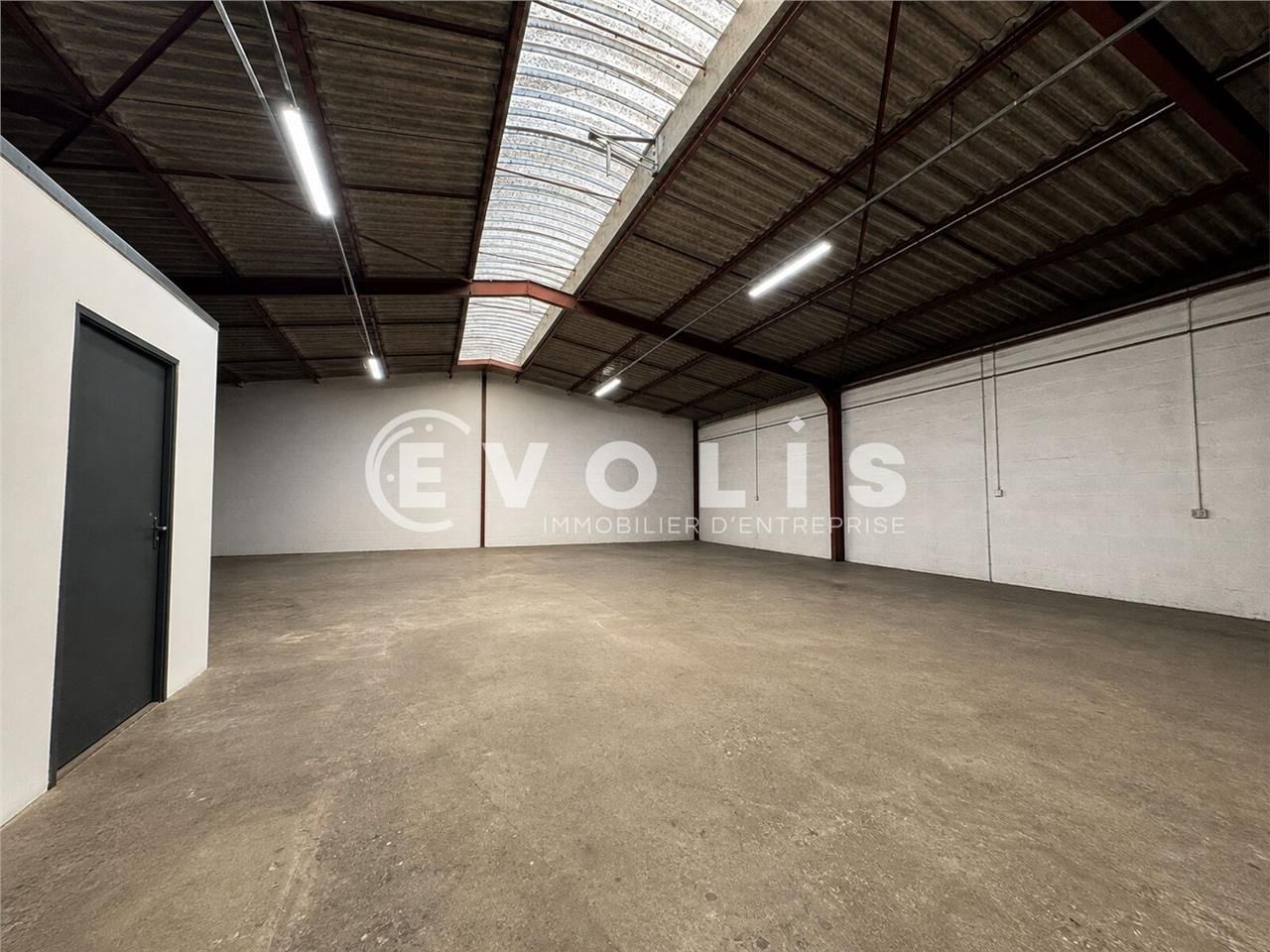 A LOUER - EXCLUSIVITE - LOCAL D'ACTIVITE - 392 m