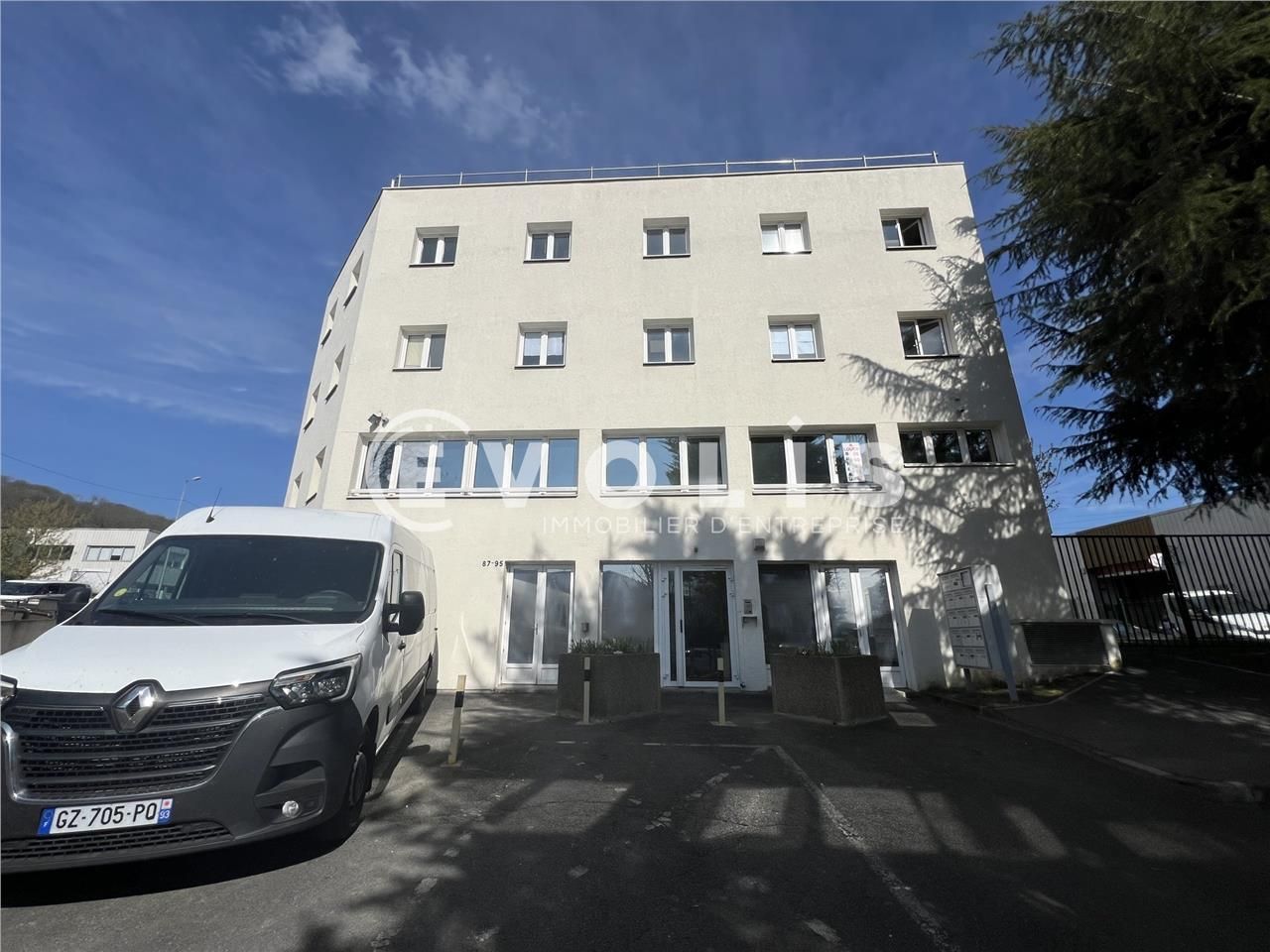 Au sein de la Zone d'activités des Chanoux, à pro