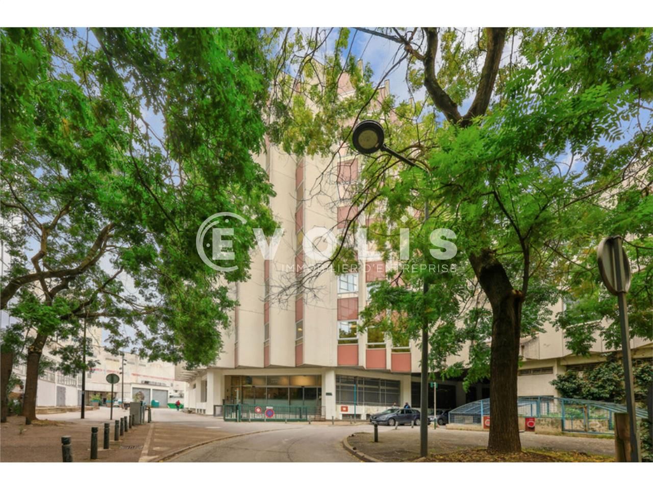 Au sein d'un pôle tertiaire de Noisy-le-Grand, et