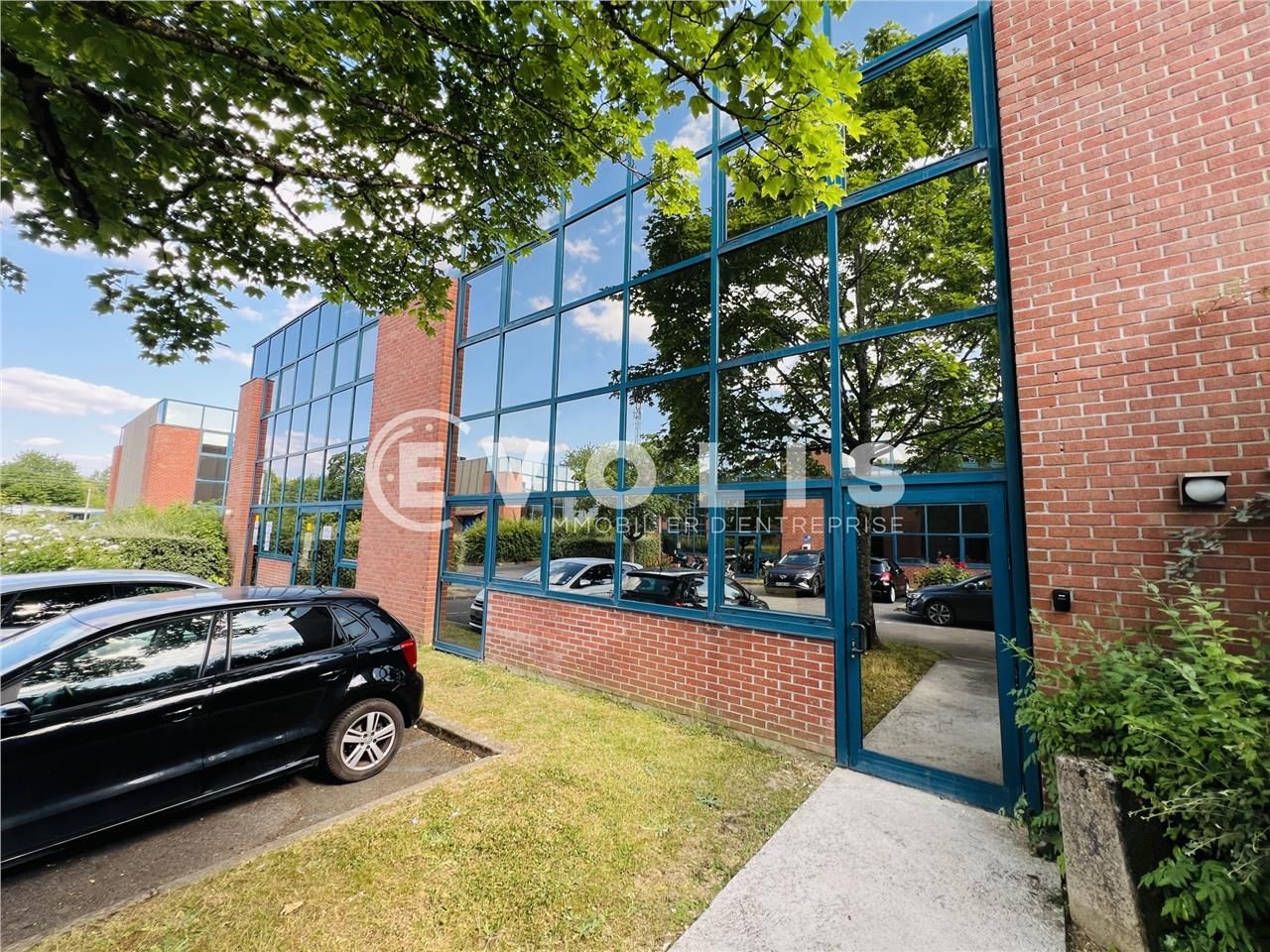 A quelques minutes à pied de la gare RER D de Sav