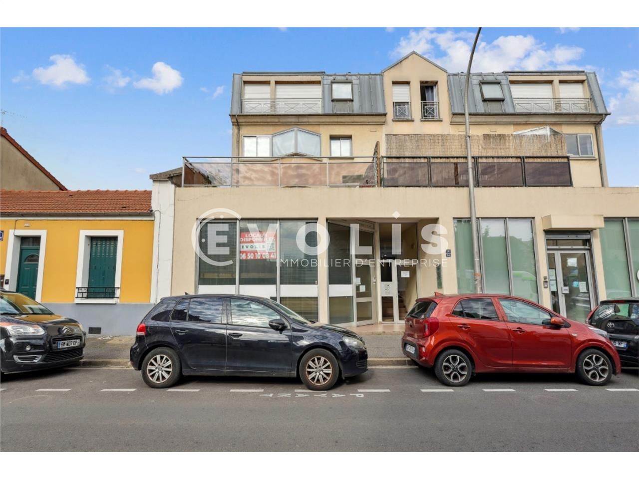 Situé au coeur d'une ville dynamique et bien dess