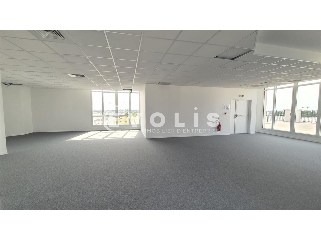 À louer - Bureaux premium de 1 200 m² à Chessy (7