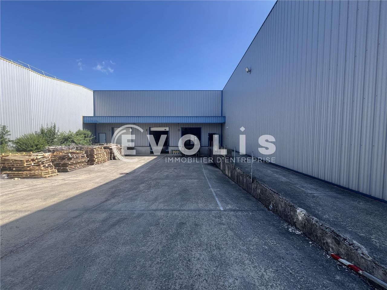Implanté au coeur d'une zone industrielle dynamiq