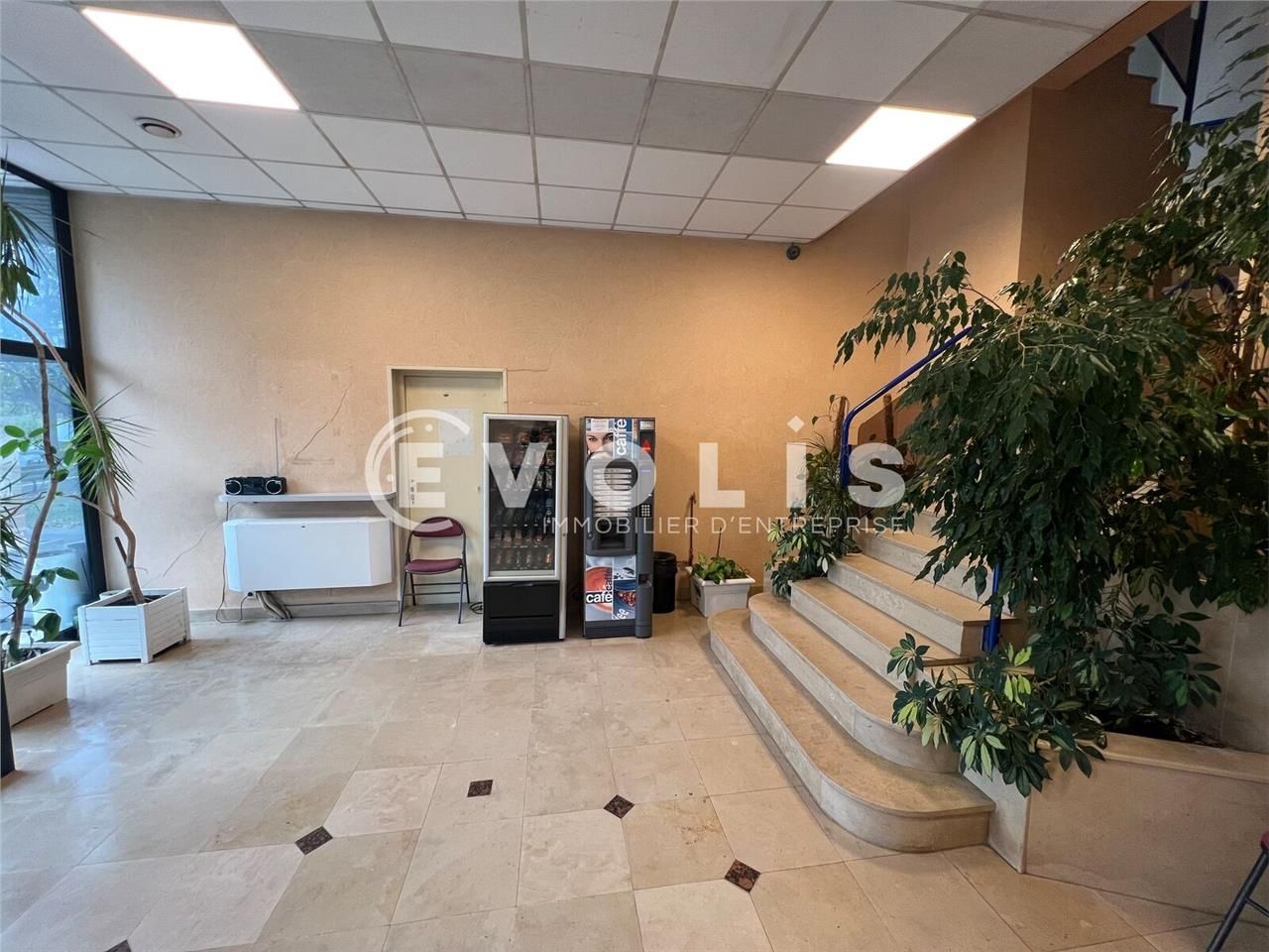 Situé au coeur d'une zone d'activité particulière