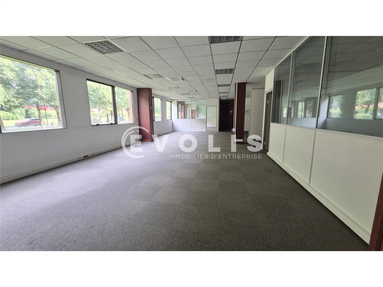 À proximité immédiate de l'A104 et de l'A4, EVOLI