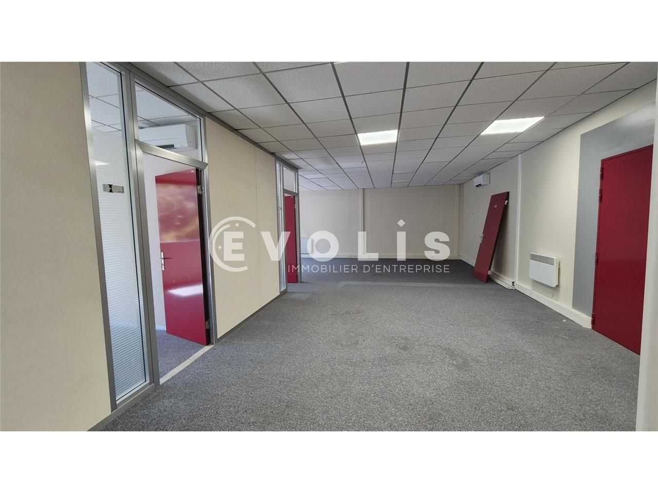 EVOLIS vous propose à la location, 123 m² de bure