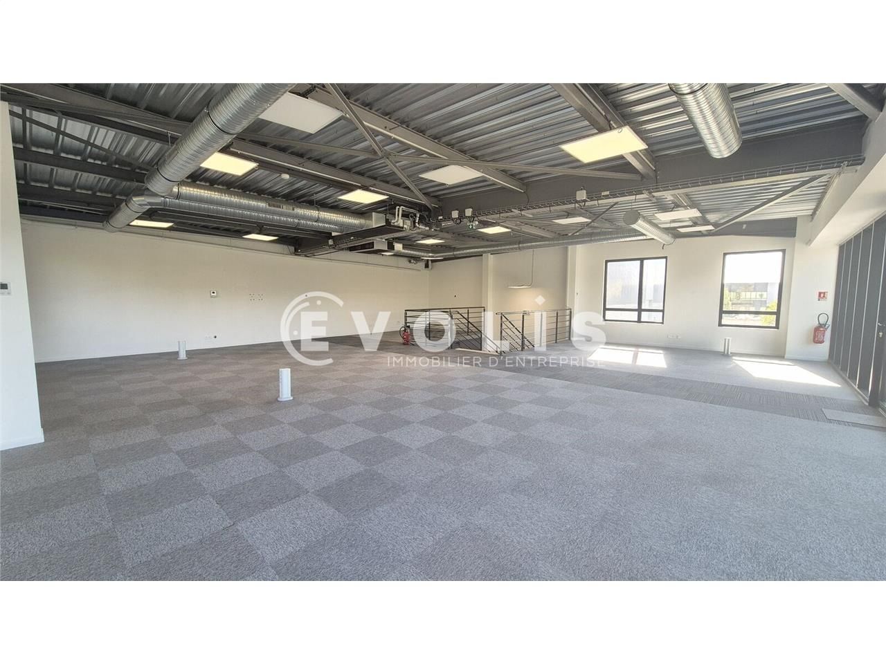 Situés à proximité immédiate de l'autoroute A4 et