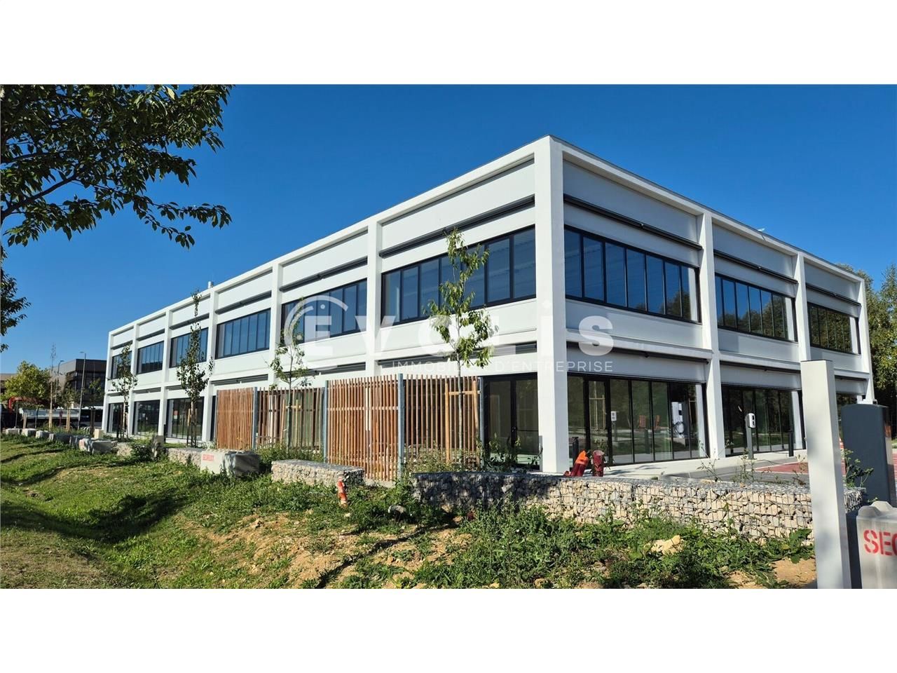 Locaux commerciaux divisibles au sein d'un pôle d