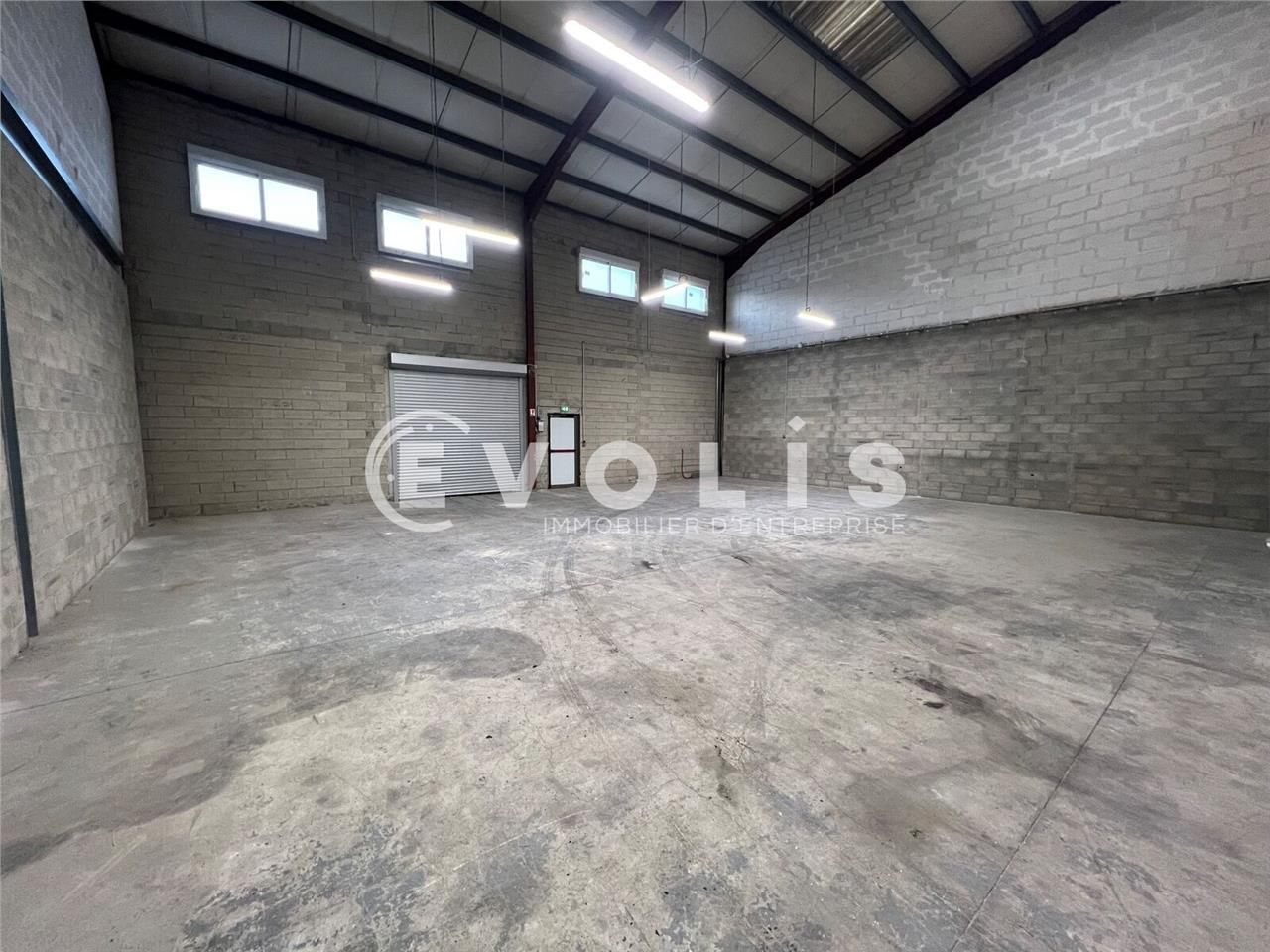 Situé idéalement à proximité immédiate de la N104