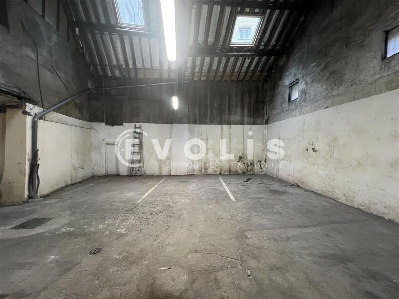 Situé au coeur d'une zone dynamique du centre-vil