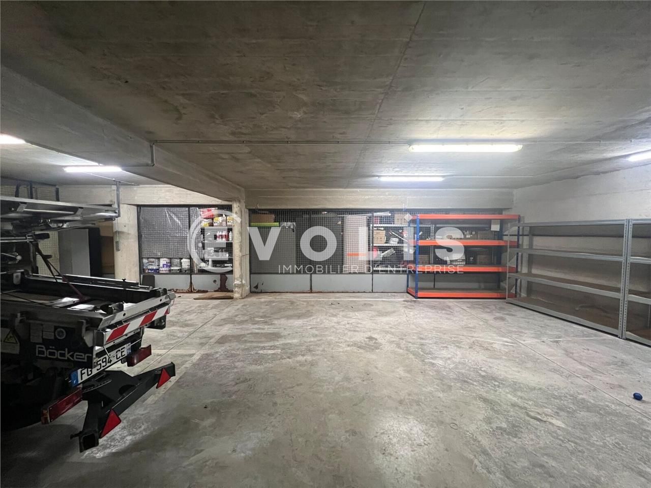 Situé dans un environnement à la fois calme et dy