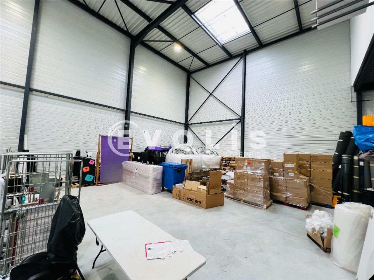 À proximité immédiate de la Francilienne N104 et 