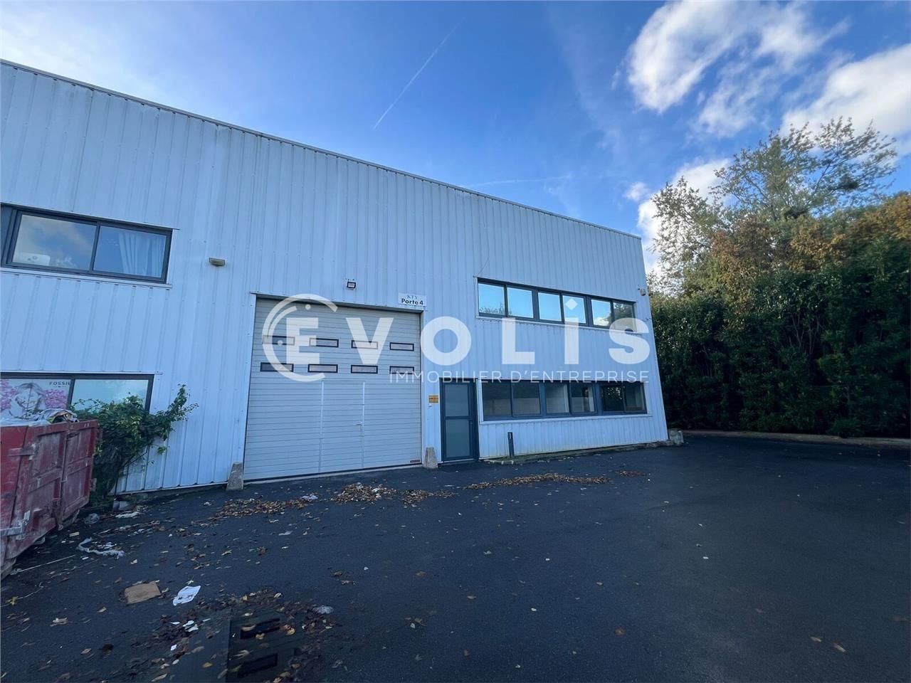 Situé au coeur d'une dynamique zone d'activité et