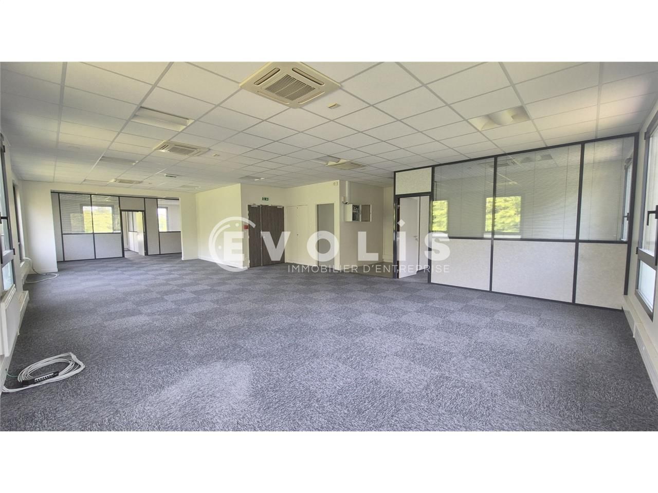 A Serris, découvrez une opportunité rare : des bu