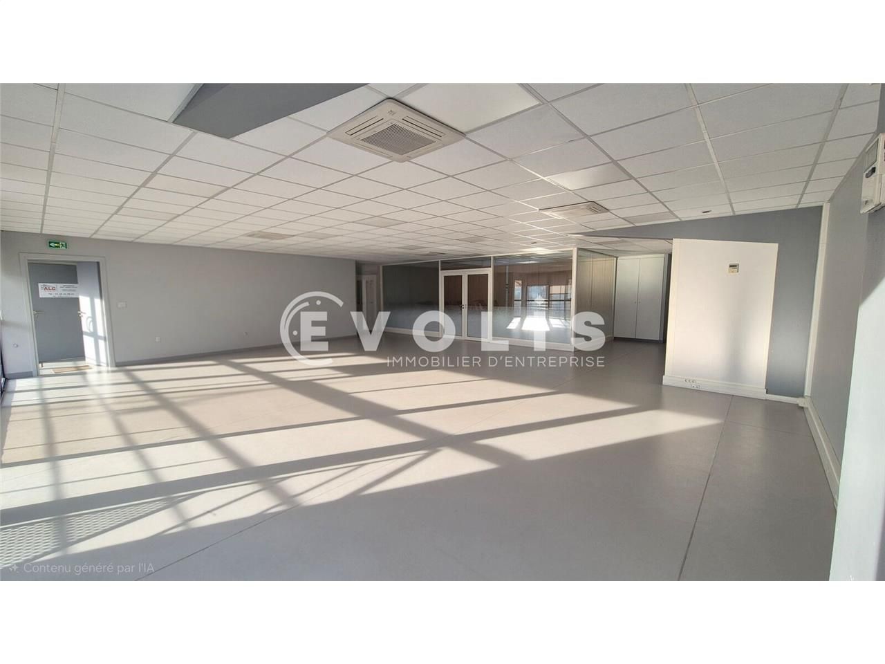 Accès rapide A104 / A4, bus à proximité et gare d