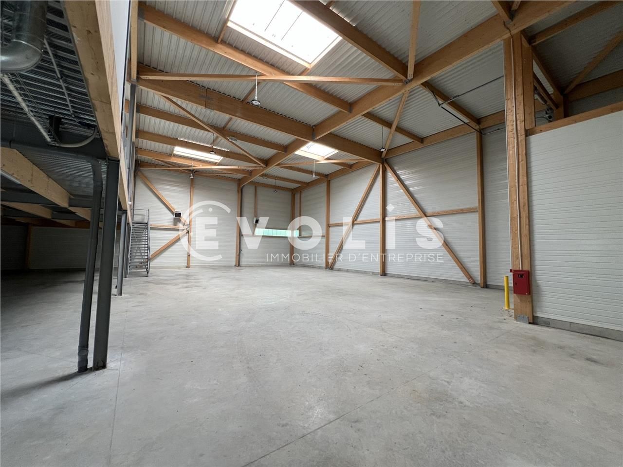 À proximité immédiate de la zone commerciale du C