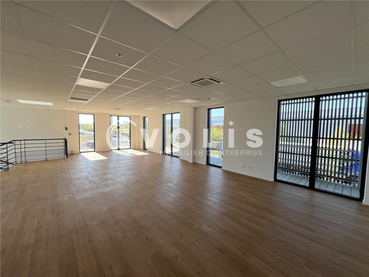 À proximité immédiate de la zone commerciale du C