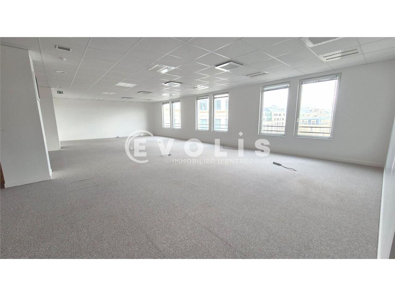 Situé au coeur du centre urbain du Val d'Europe à