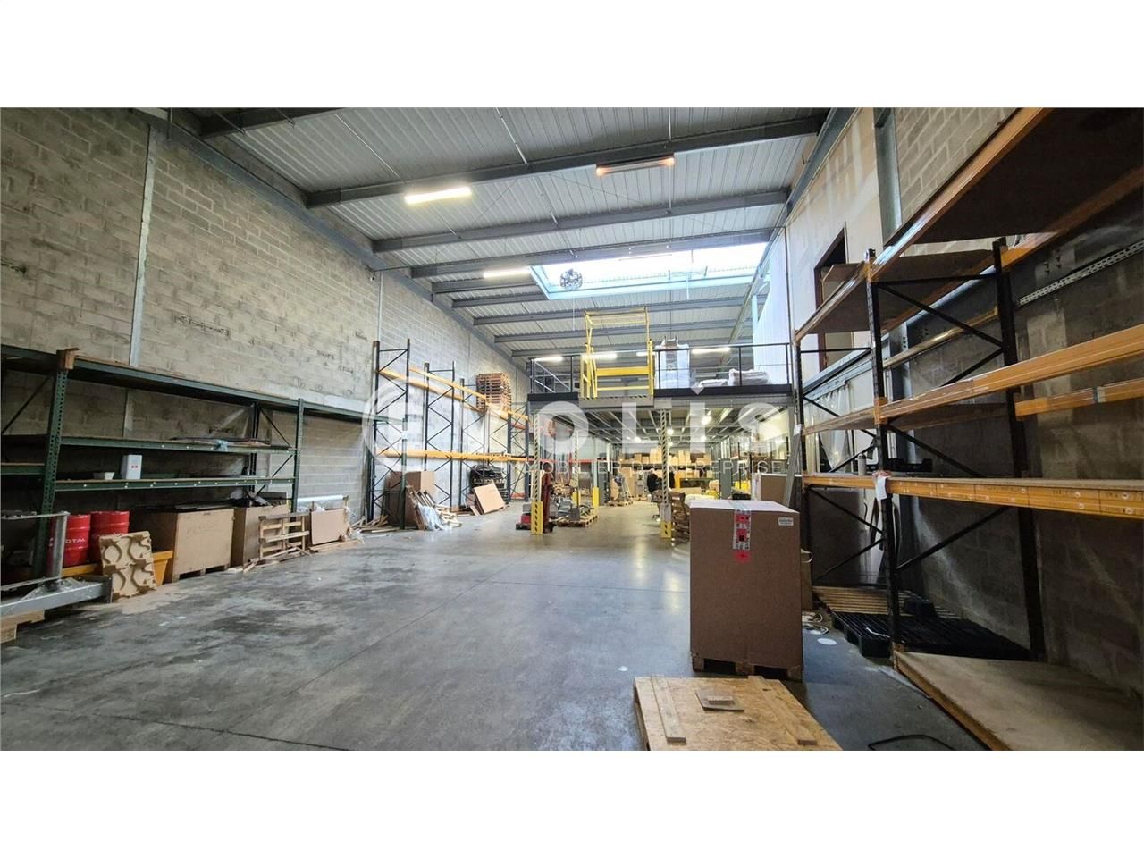 Serris (77) - Bâtiment indépendant activité & bur