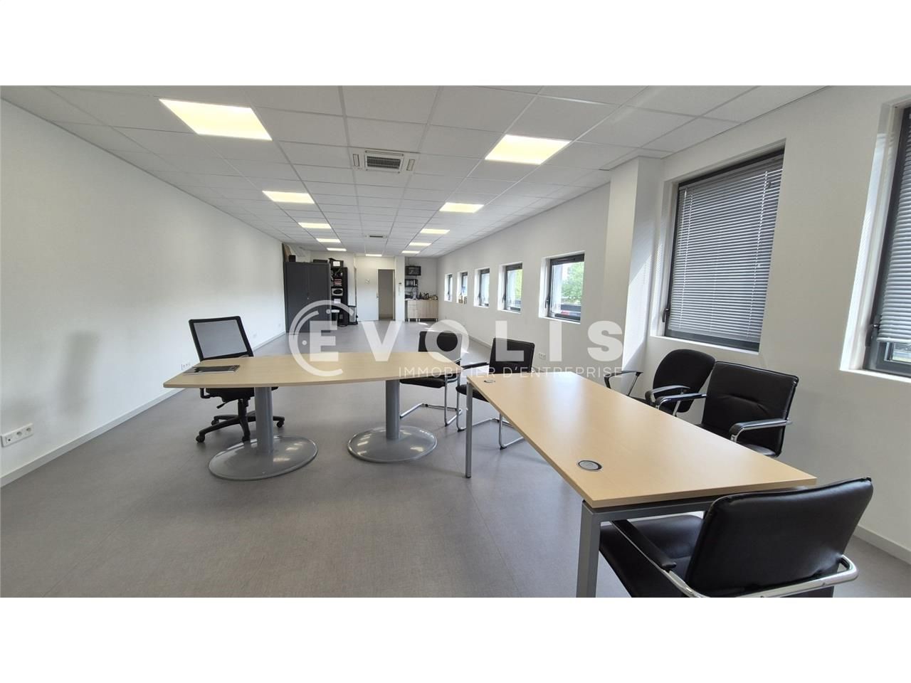 EVOLIS vous propose deux bureaux aménagés et clim