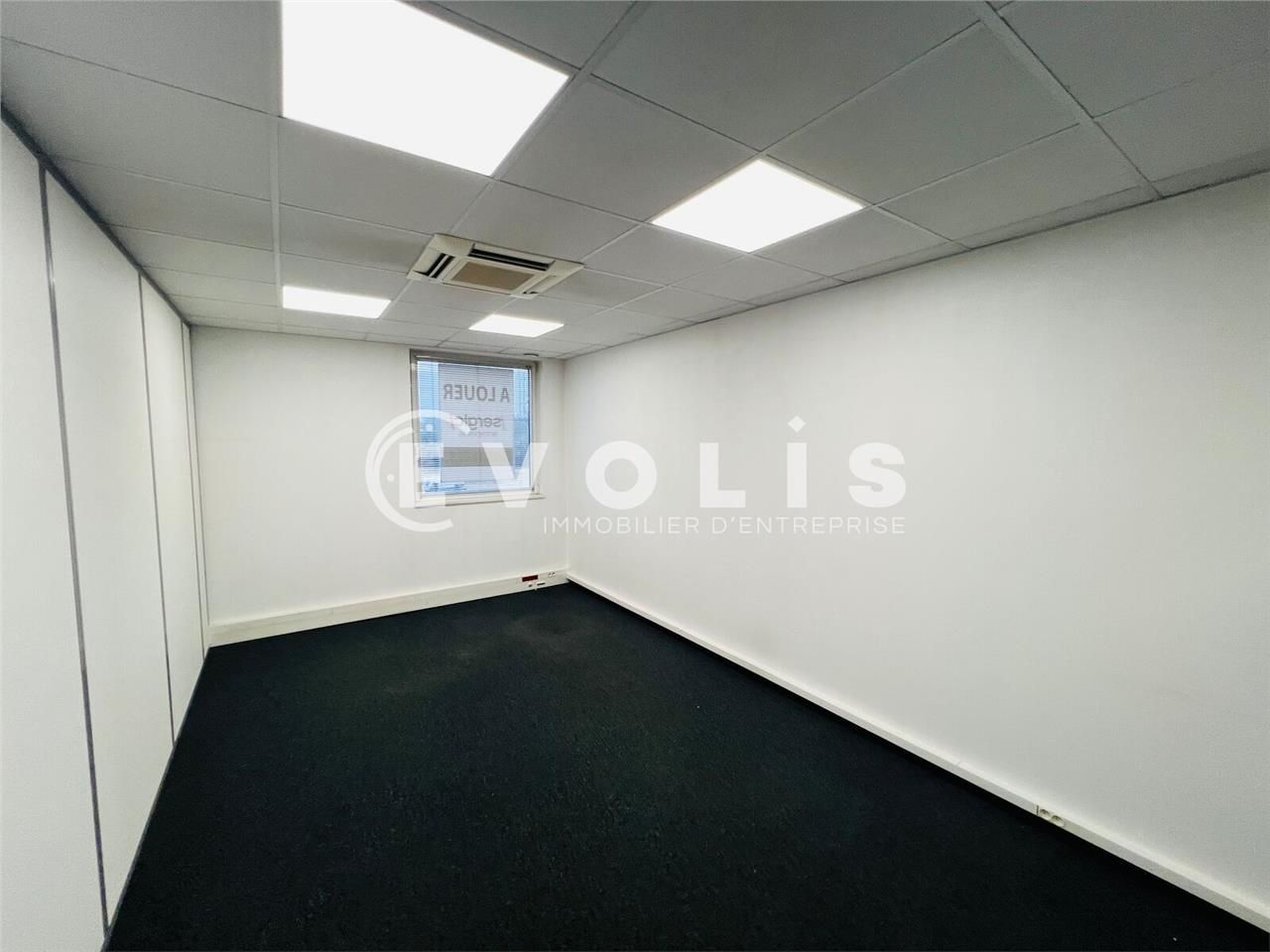 Au sein de la cité universitaire Descartes, à pro