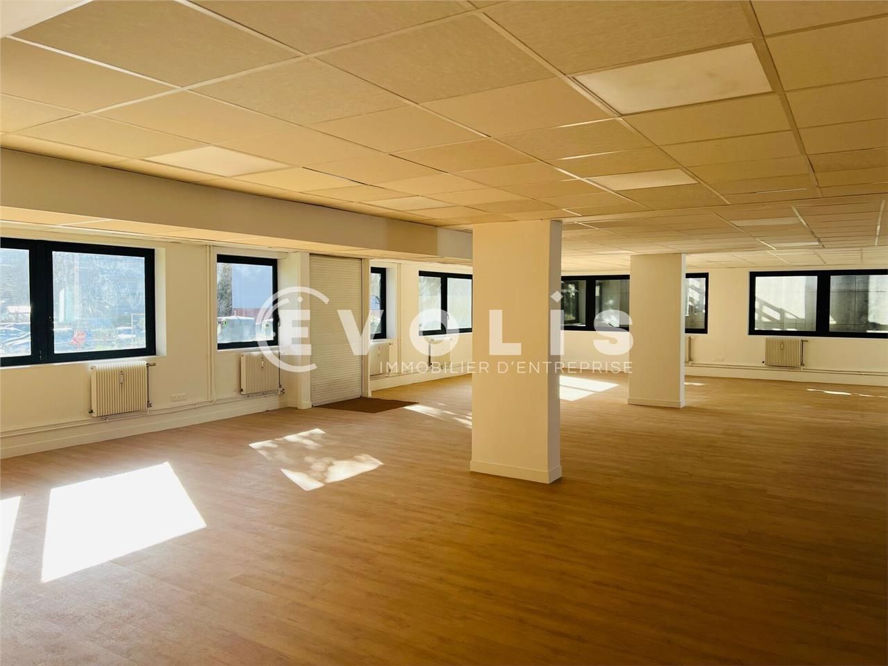 A seulement 3 minutes à pied du métro Croix de Ch