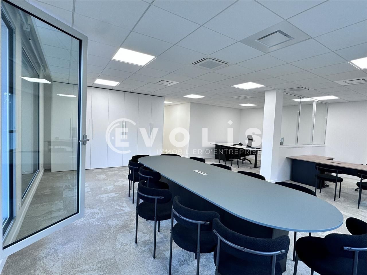 Situé à Serris, au sein du Parc International d'E